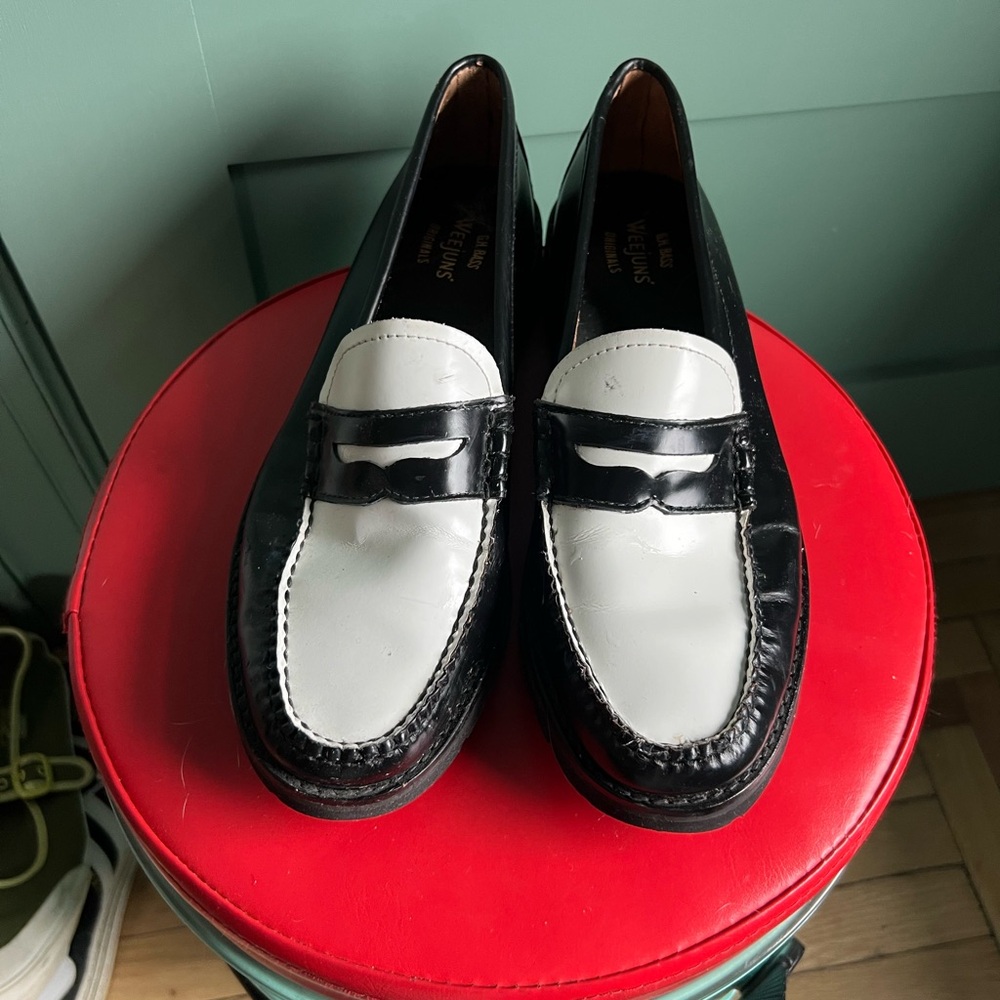 G.H. Bass & Co. Black and White Womens Whitney Super Lug Penny Loafers Size 9